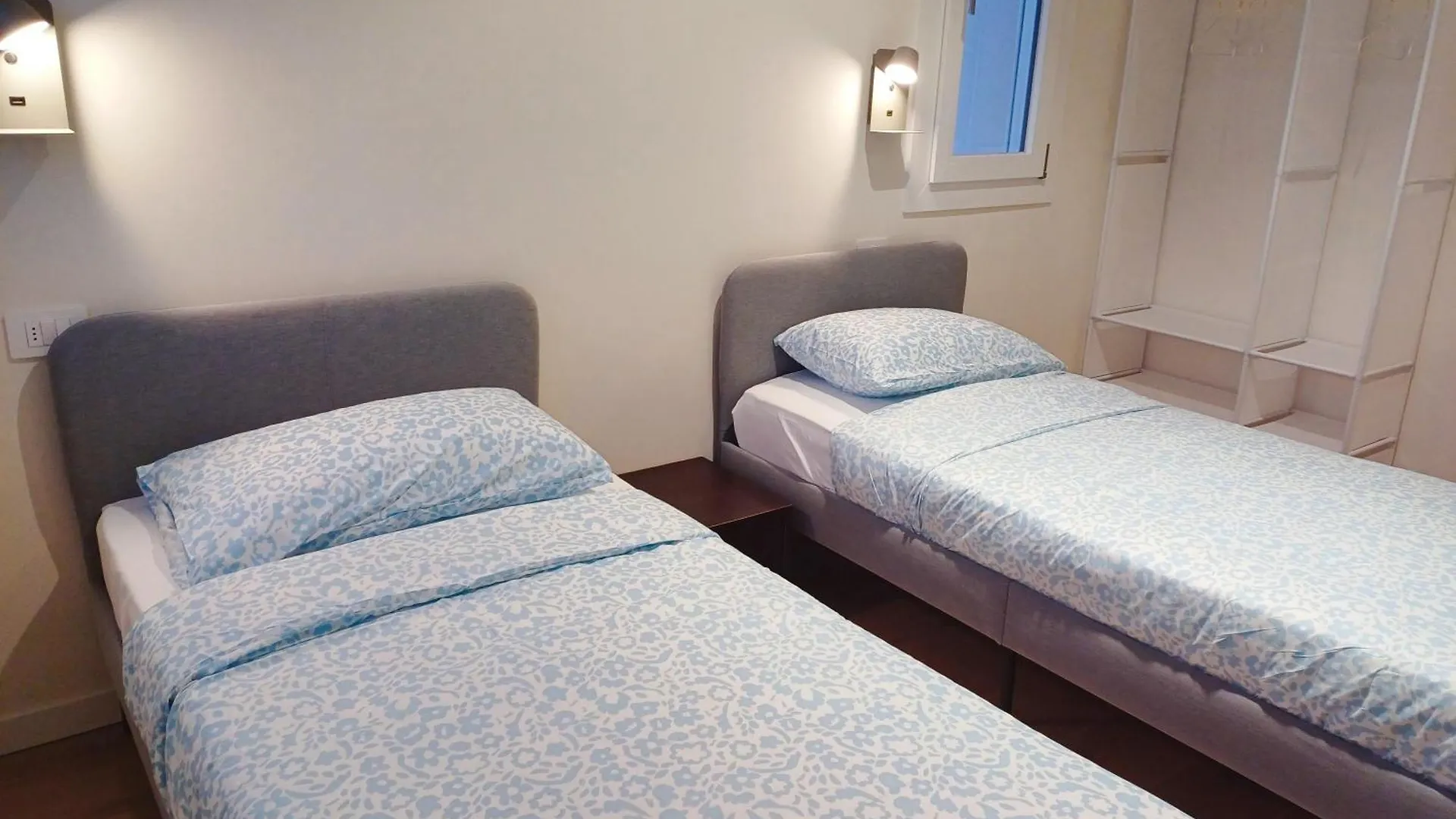 Secret Sunset - Brand New 2025 House Hotel Padova 0*,  Italy